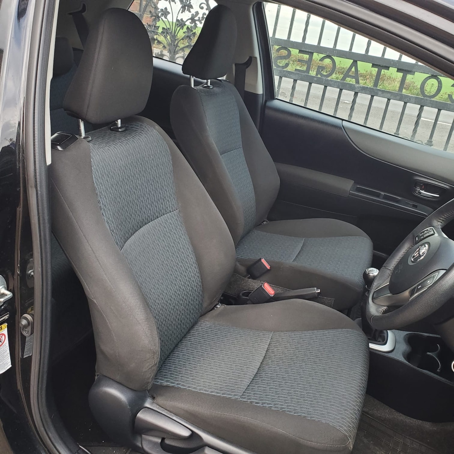 Used Toyota Yaris 2012 for sale - 73573580: Photo 7