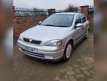 2003 (J) - 1.6i Club 5dr