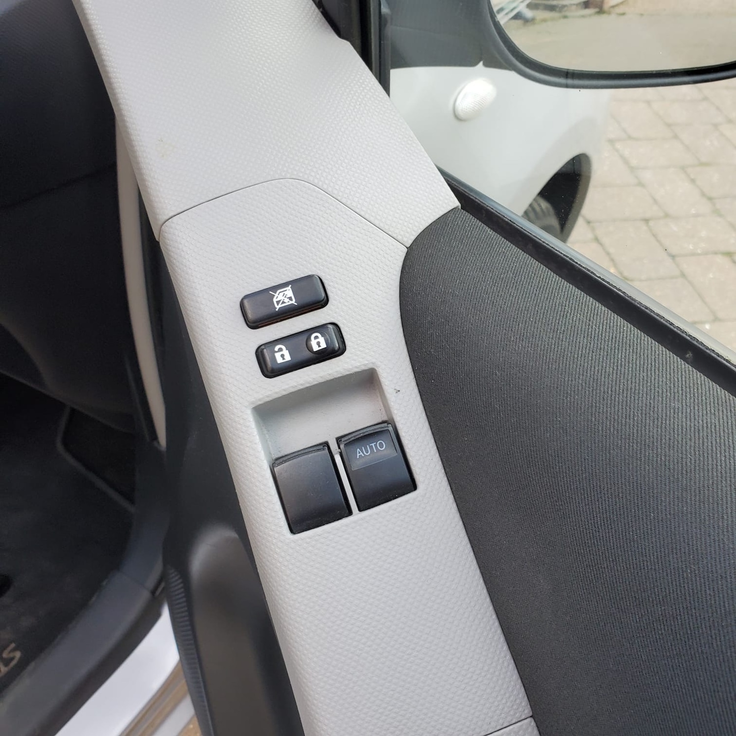 Used Toyota Yaris 2009 for sale - 77851761: Photo 13