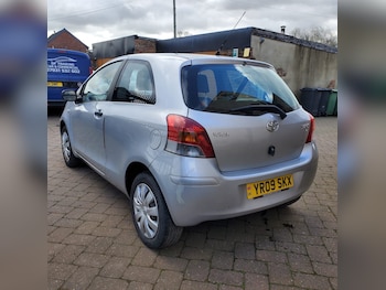 Used Toyota Yaris 2009 for sale - 77851761: Photo