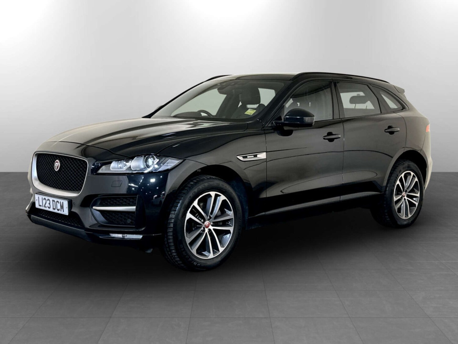 Used Jaguar F-Pace 2019 for sale - 77581112: Photo 6