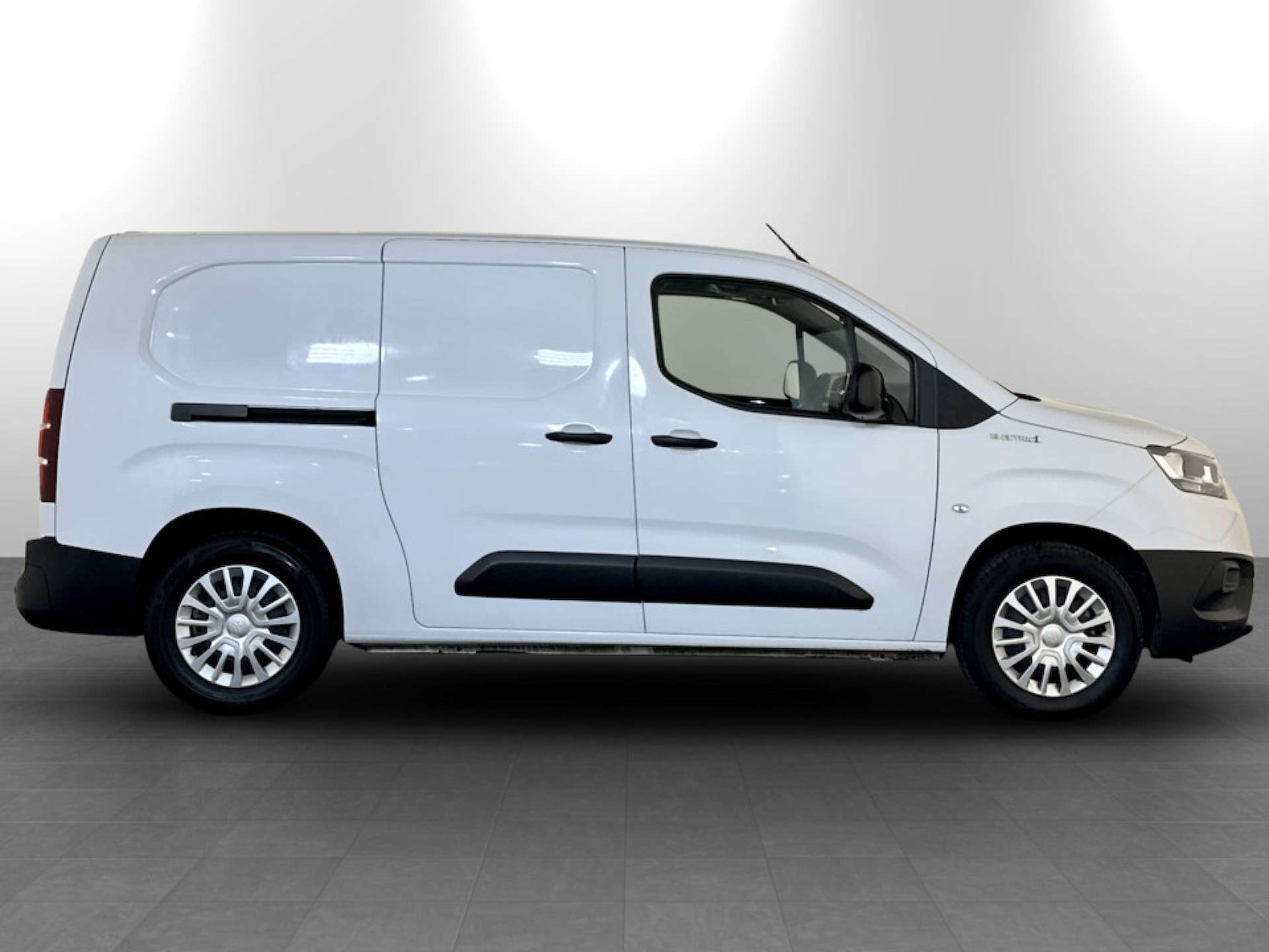 Used Toyota ProAce 2023 for sale - 77765852: Photo 11