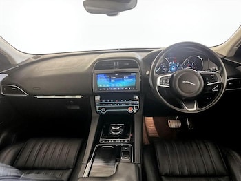 Used Jaguar F-Pace 2019 for sale - 75849162: Photo