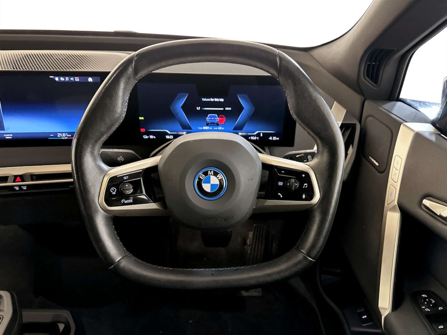 Used BMW iX 2022 for sale - 77765777: Photo 17