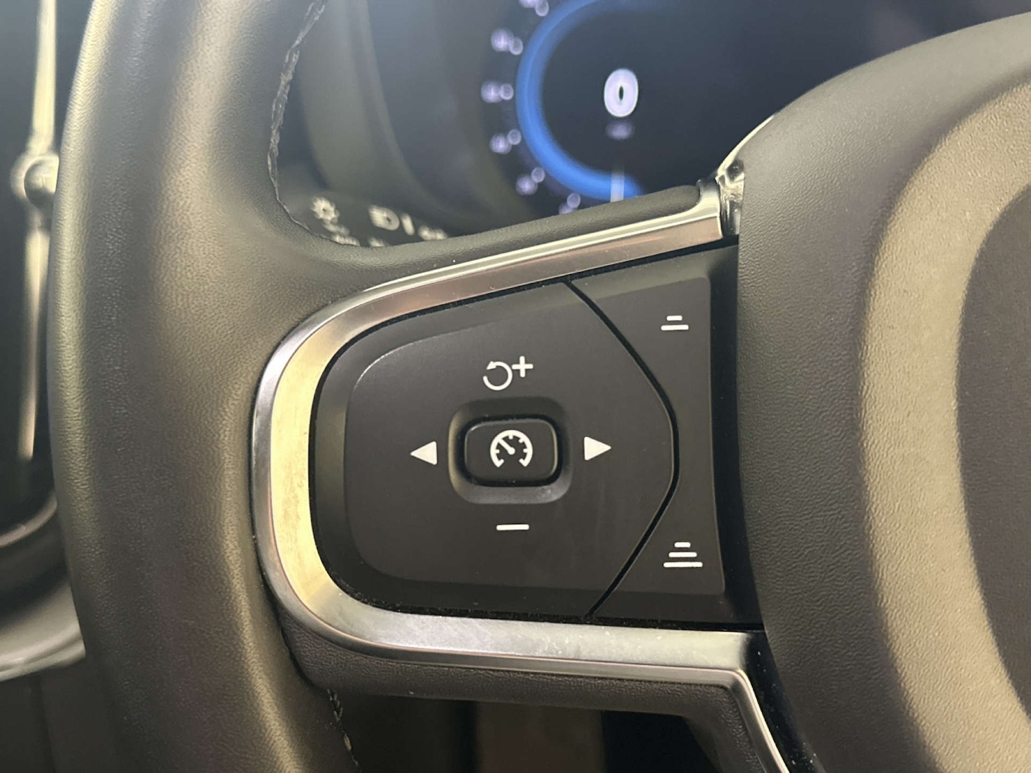 Used Volvo XC60 2022 for sale - 77836423: Photo 18