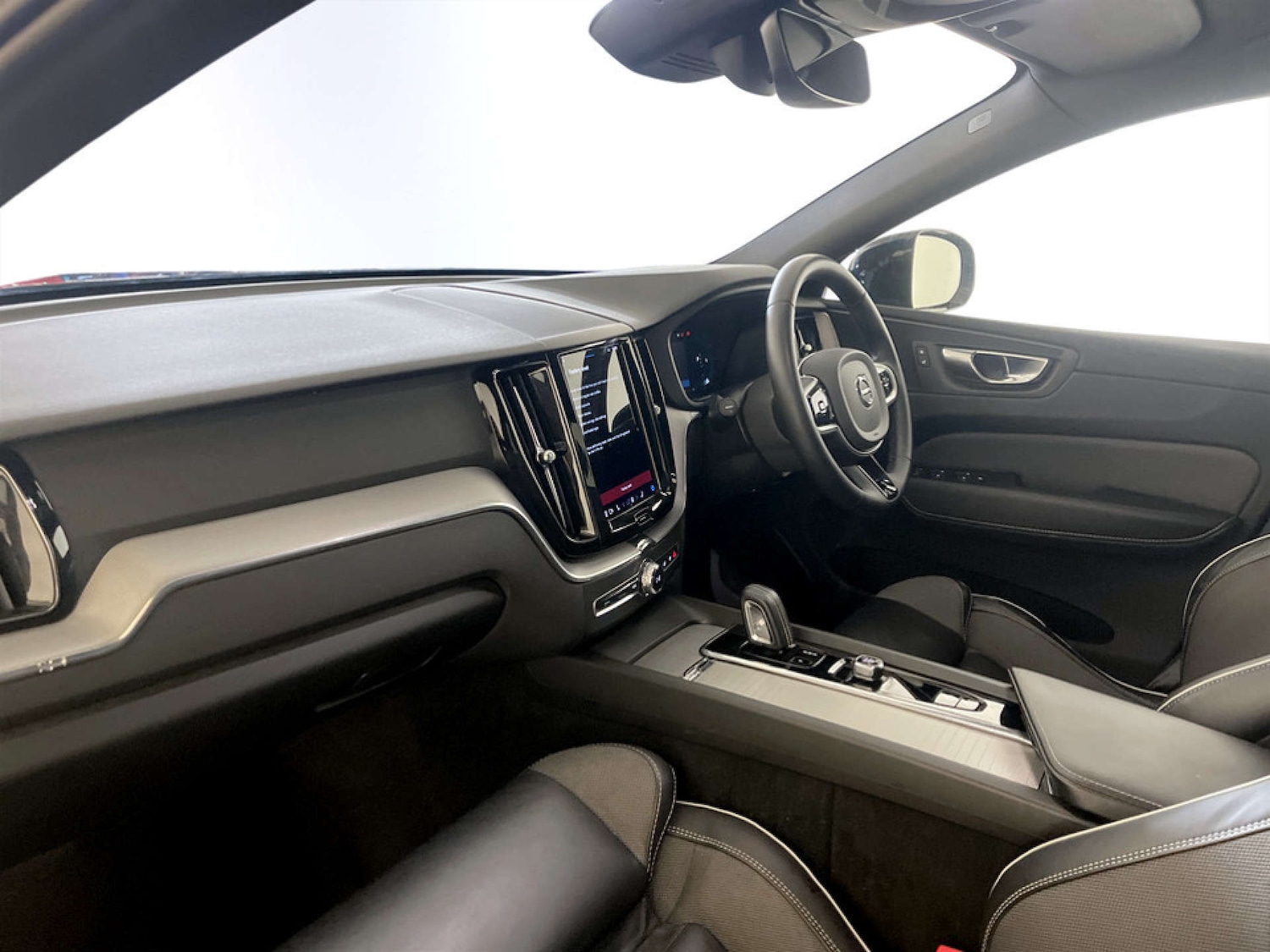 Used Volvo XC60 2022 for sale - 77186068: Photo 12