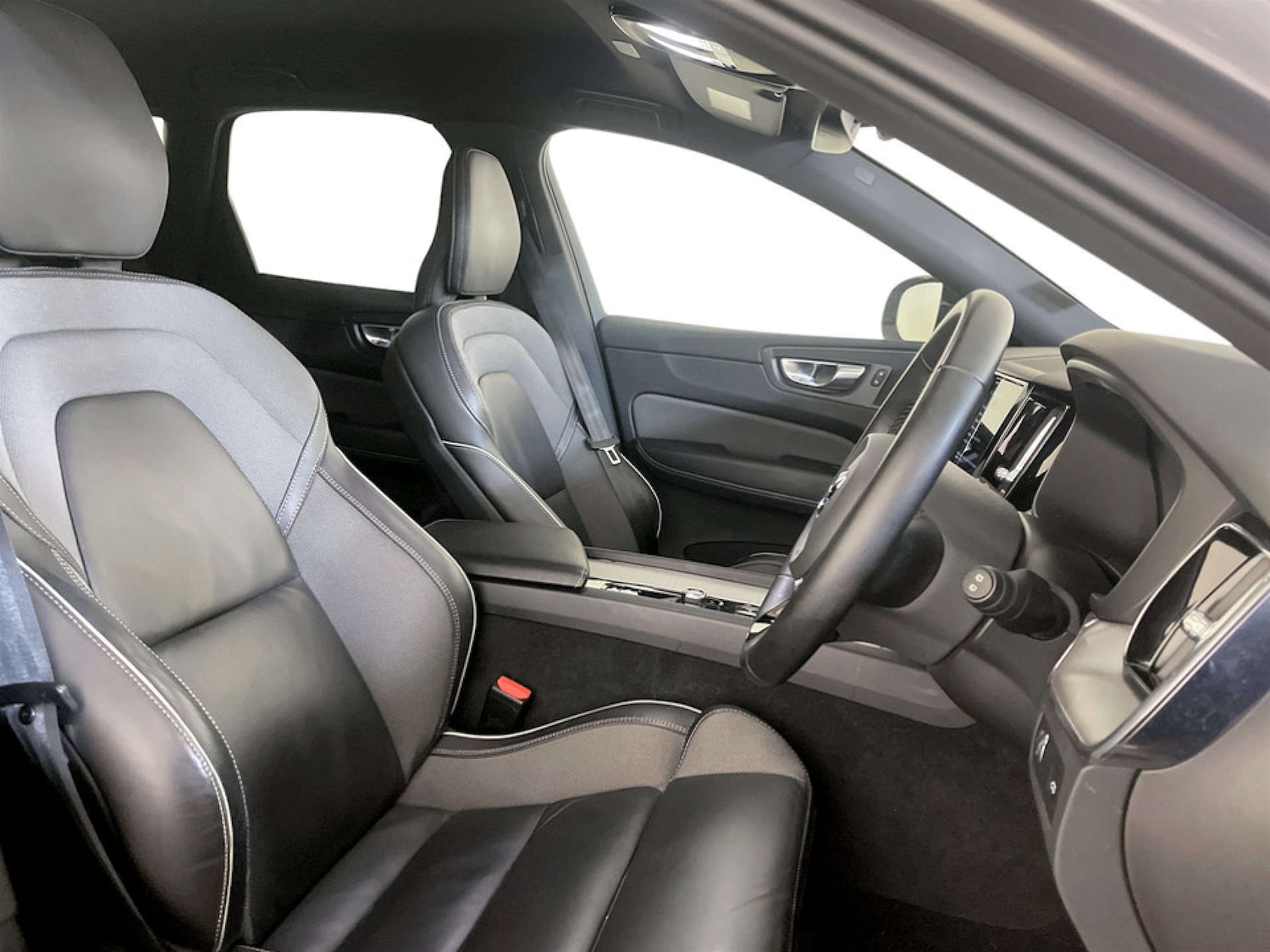 Used Volvo XC60 2022 for sale - 77186068: Photo 13