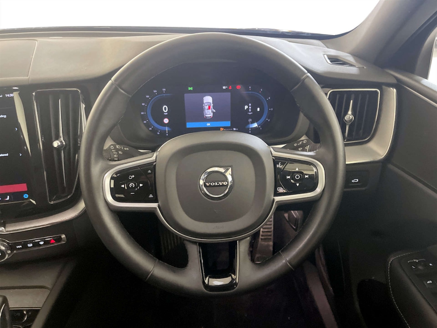 Used Volvo XC60 2022 for sale - 77186068: Photo 17