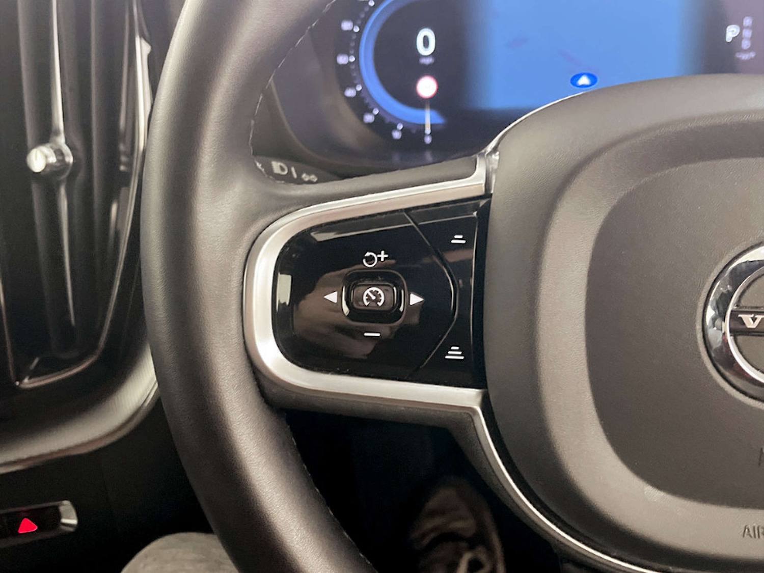 Used Volvo XC60 2022 for sale - 77186068: Photo 18