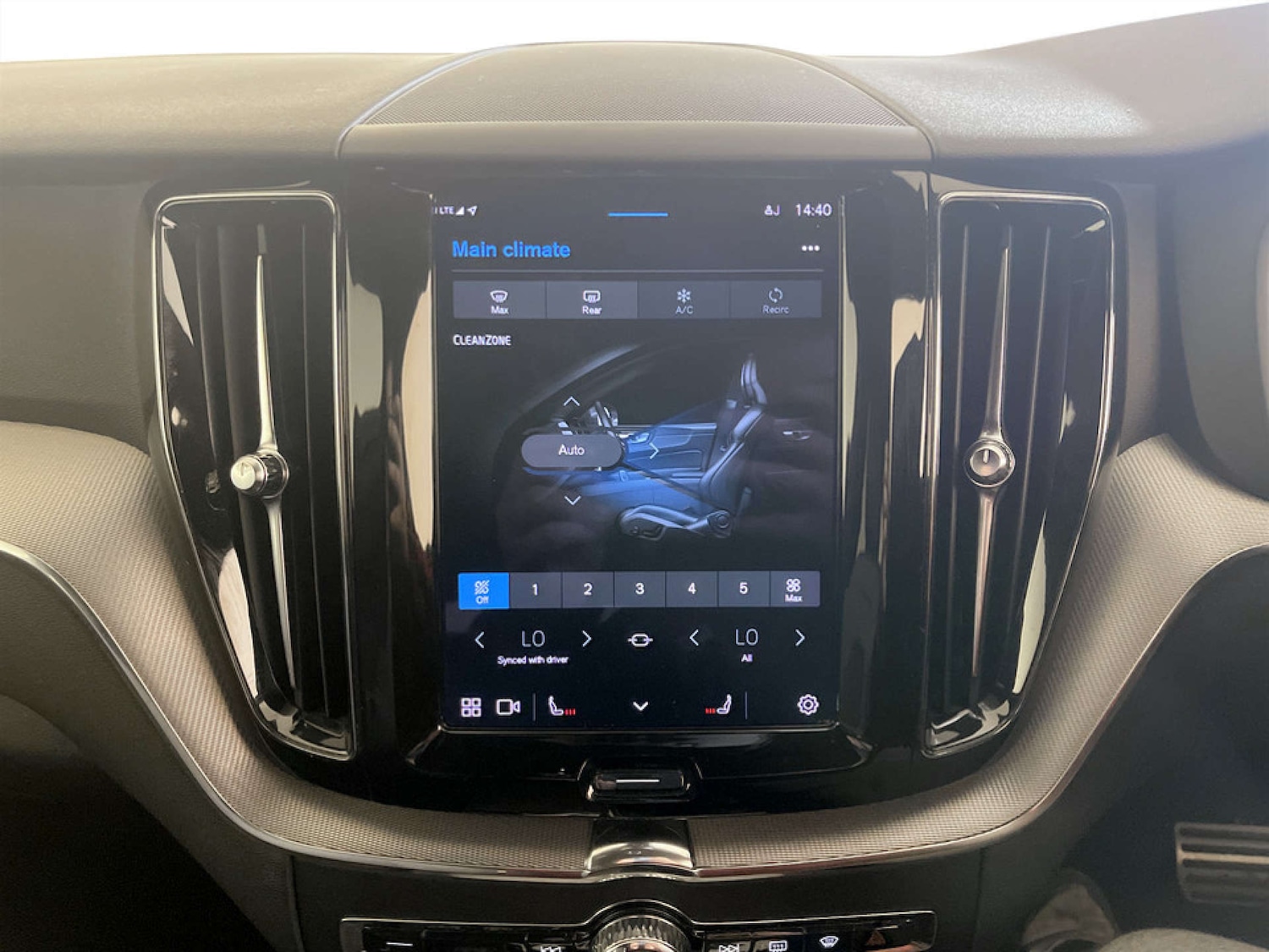 Used Volvo XC60 2022 for sale - 77186068: Photo 24