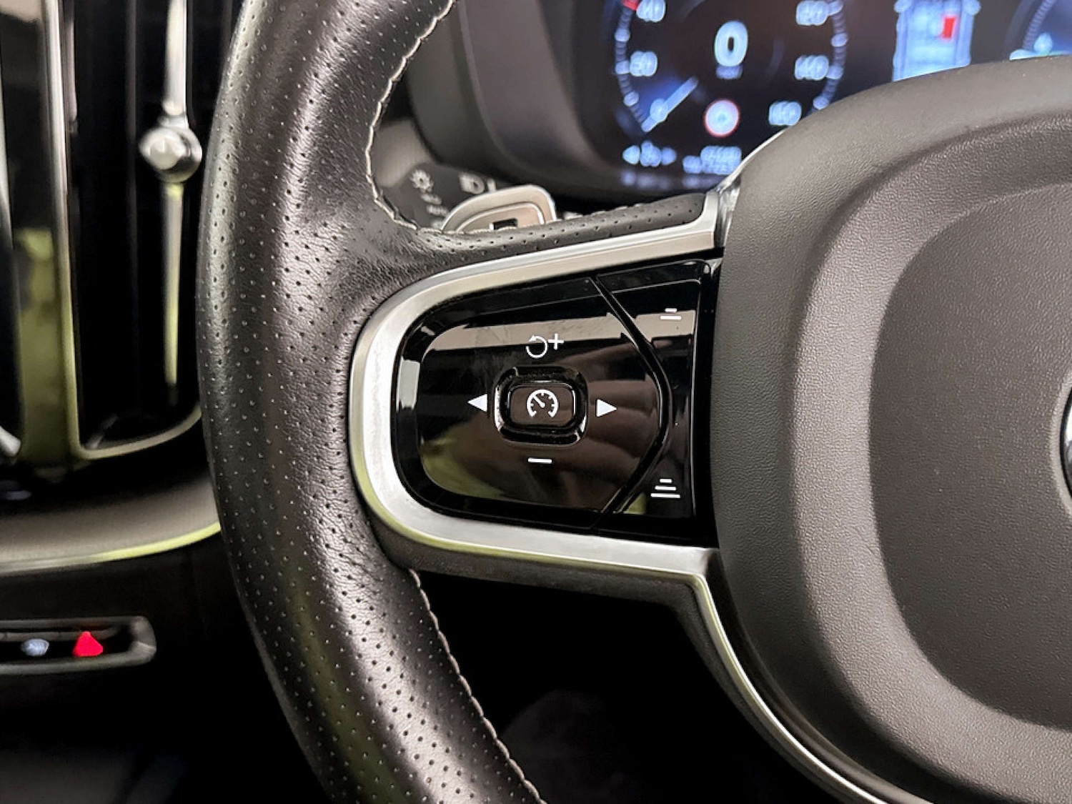 Used Volvo XC60 2018 for sale - 77185761: Photo 19