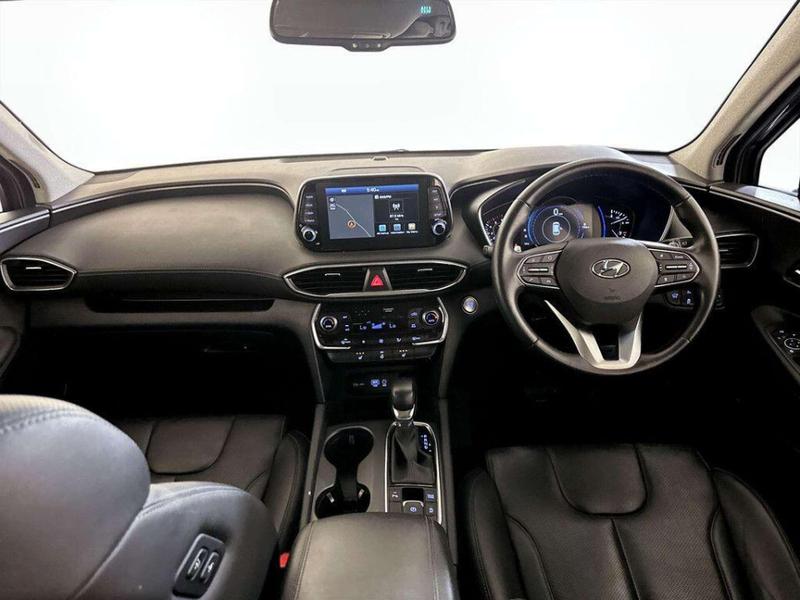 Used Hyundai Santa Fe 2018 for sale - 76826088: Photo 3