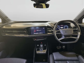 Used Audi Q4 e-tron 2021 for sale - 78323657: Photo