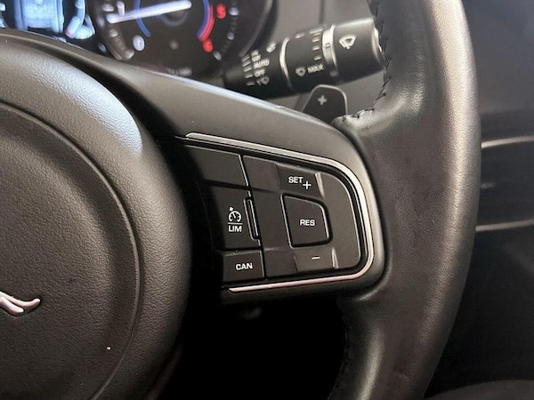 Used Jaguar XE 2019 for sale - 76162029: Photo 19