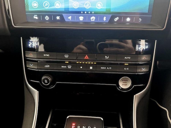 Used Jaguar XE 2019 for sale - 76162029: Photo 24