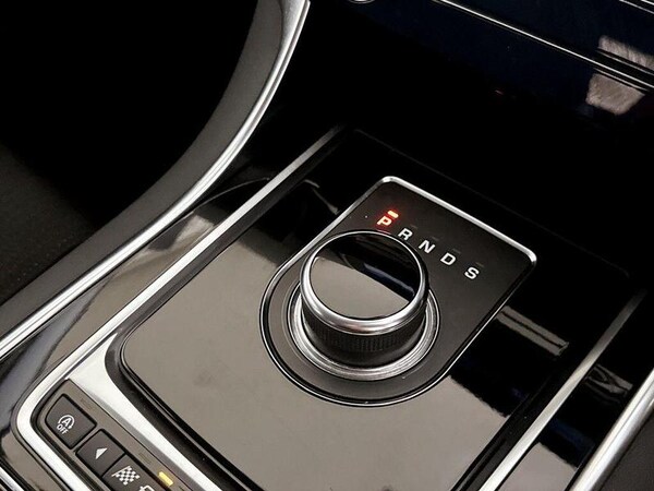 Used Jaguar XE 2019 for sale - 76162029: Photo 25