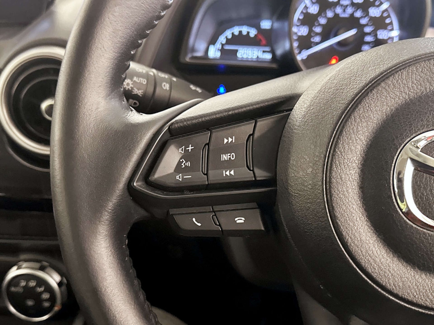 Used Mazda Mazda2 2022 for sale - 77337011: Photo 17