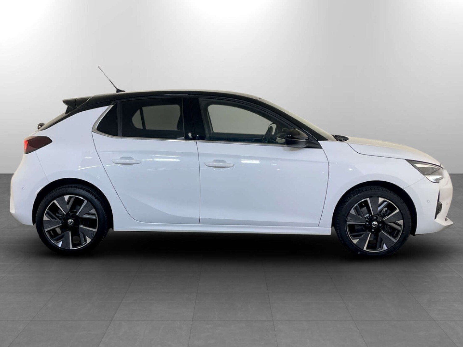 Used Vauxhall Corsa 2023 for sale - 77813608: Photo 11