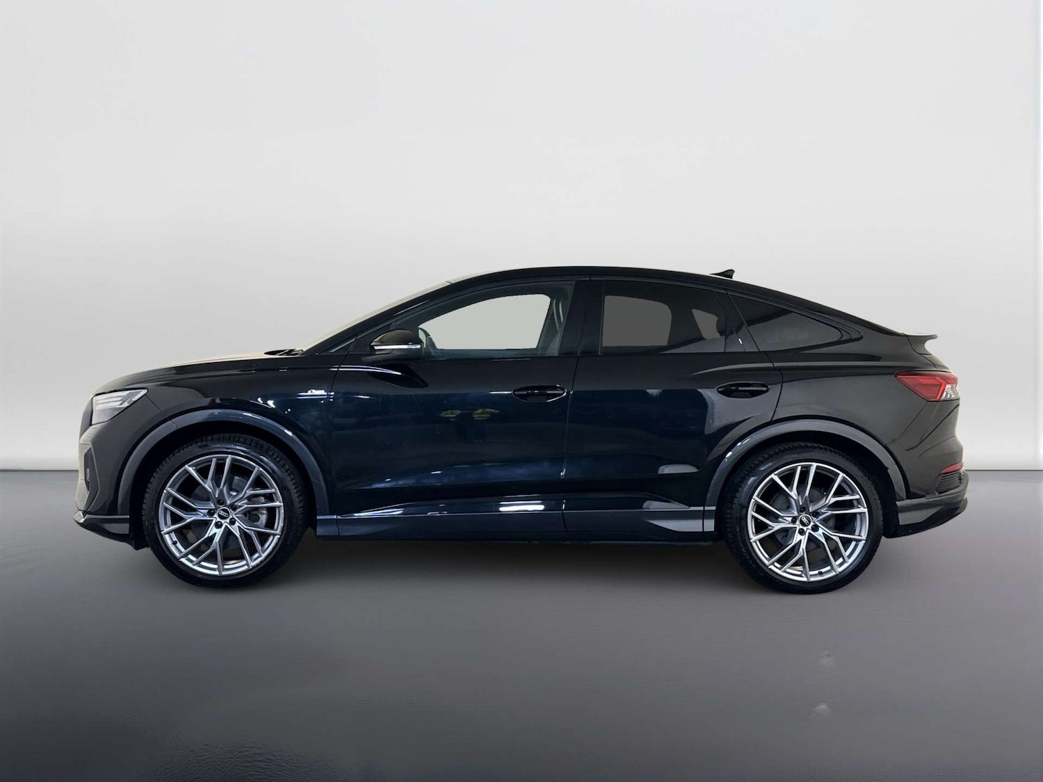 Used Audi Q4 e-tron 2022 for sale - 78016441: Photo 7