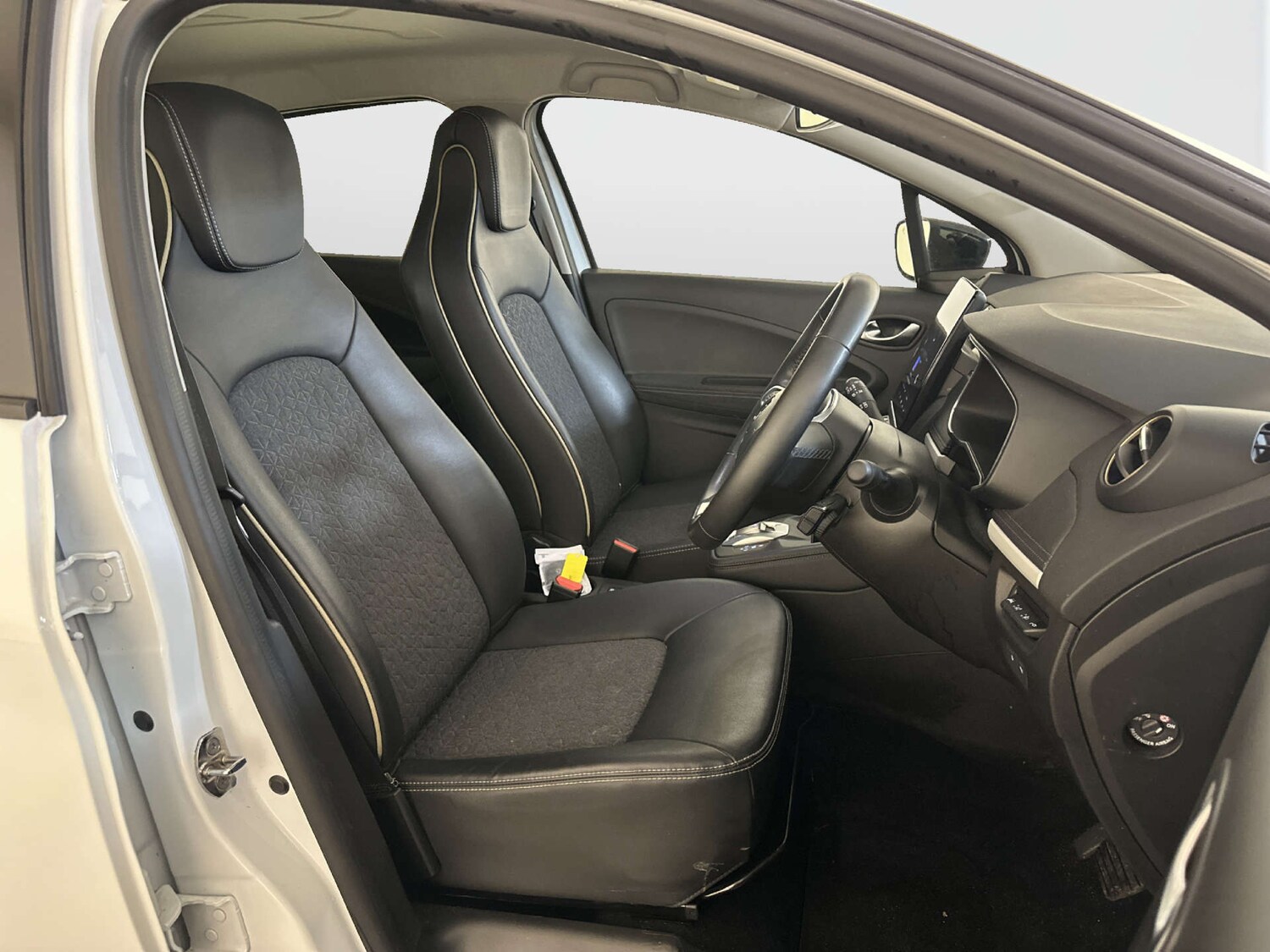 Used Renault Zoe 2022 for sale - 77920704: Photo 13