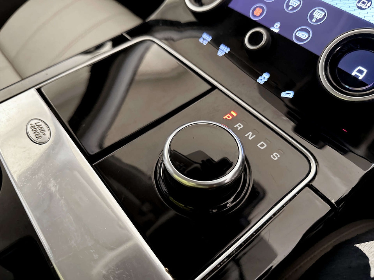 Used Land Rover Range Rover Velar 2017 for sale - 77469931: Photo 26