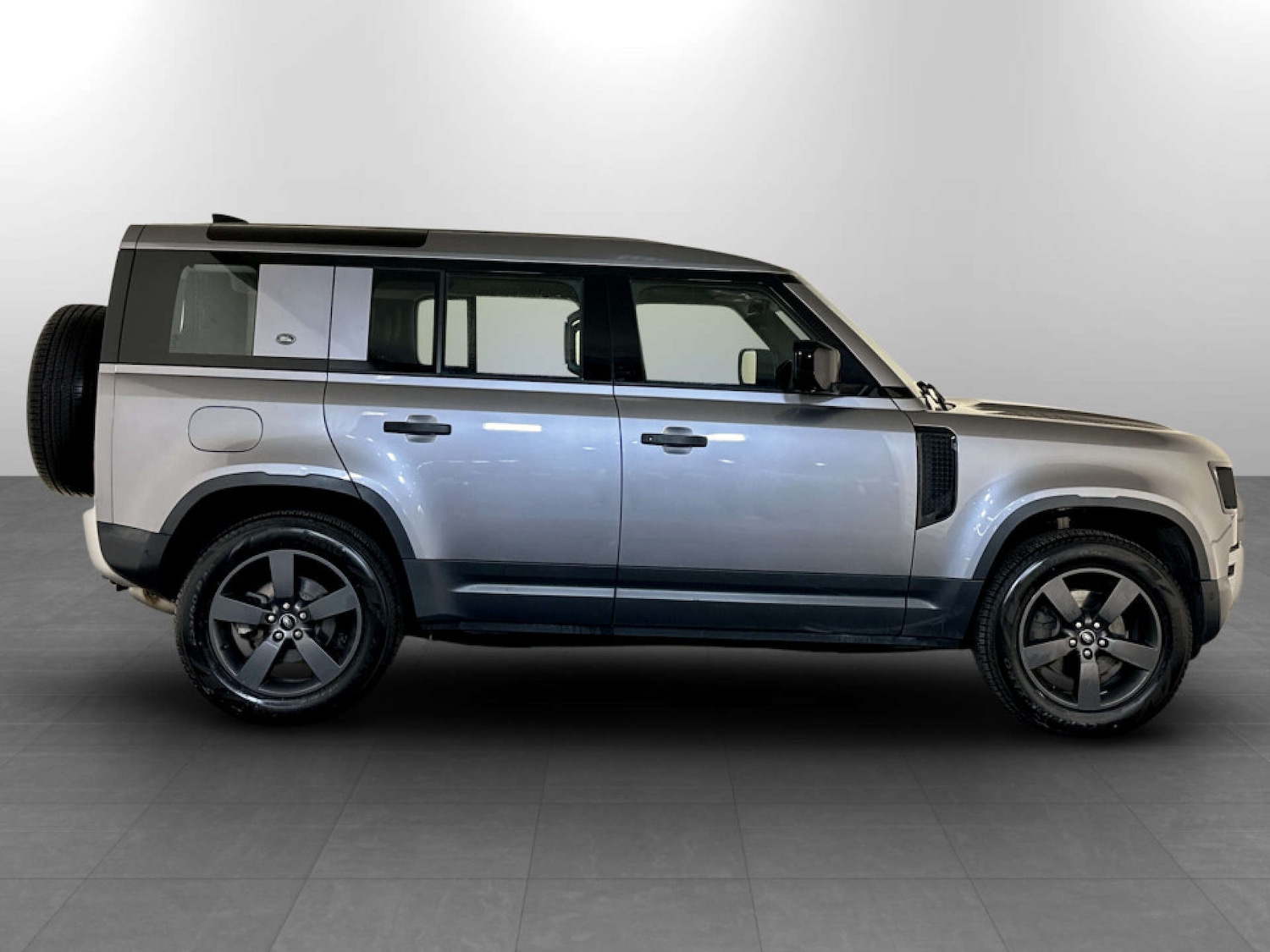 Used Land Rover Defender 110 2021 for sale - 77185920: Photo 11