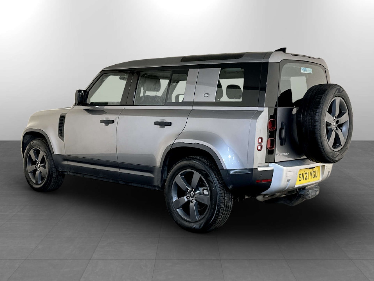 Used Land Rover Defender 110 2021 for sale - 77185920: Photo 8