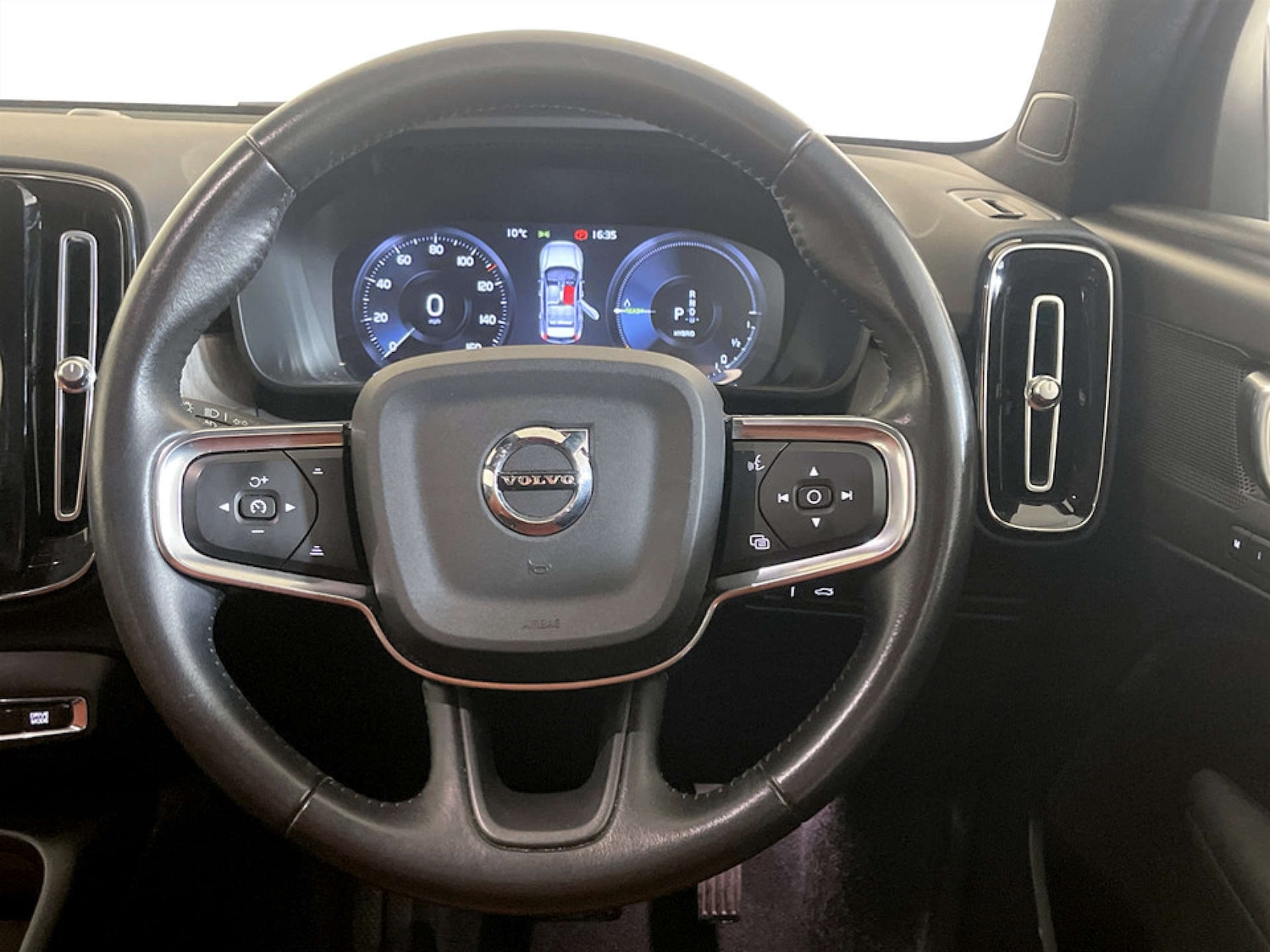 Used Volvo XC40 2021 for sale - 77185917: Photo 17