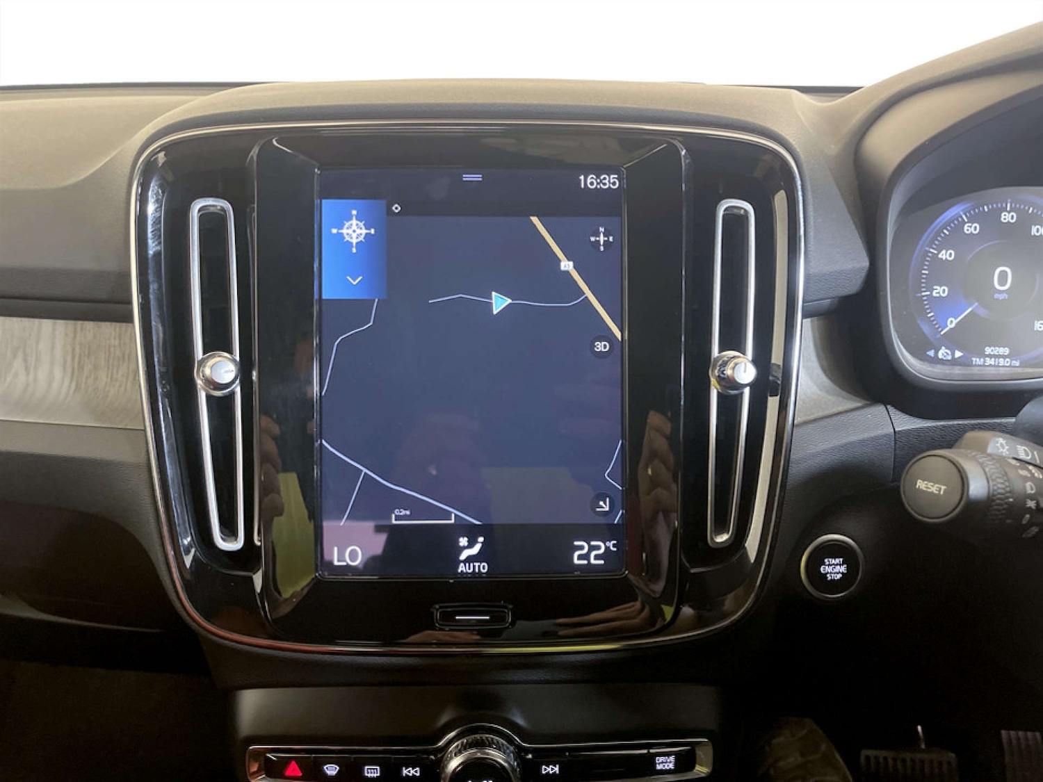 Used Volvo XC40 2021 for sale - 77185917: Photo 22