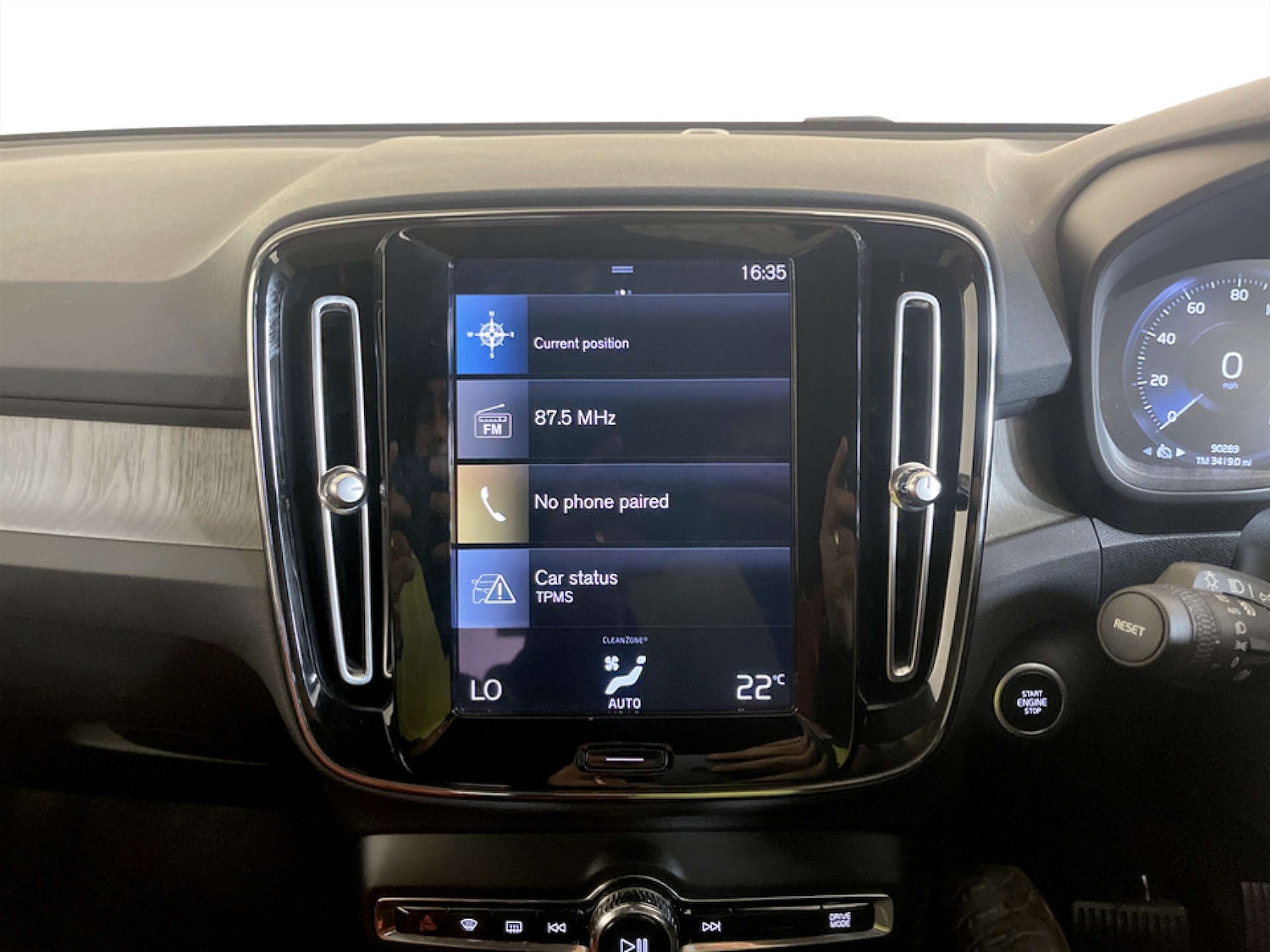 Used Volvo XC40 2021 for sale - 77185917: Photo 24