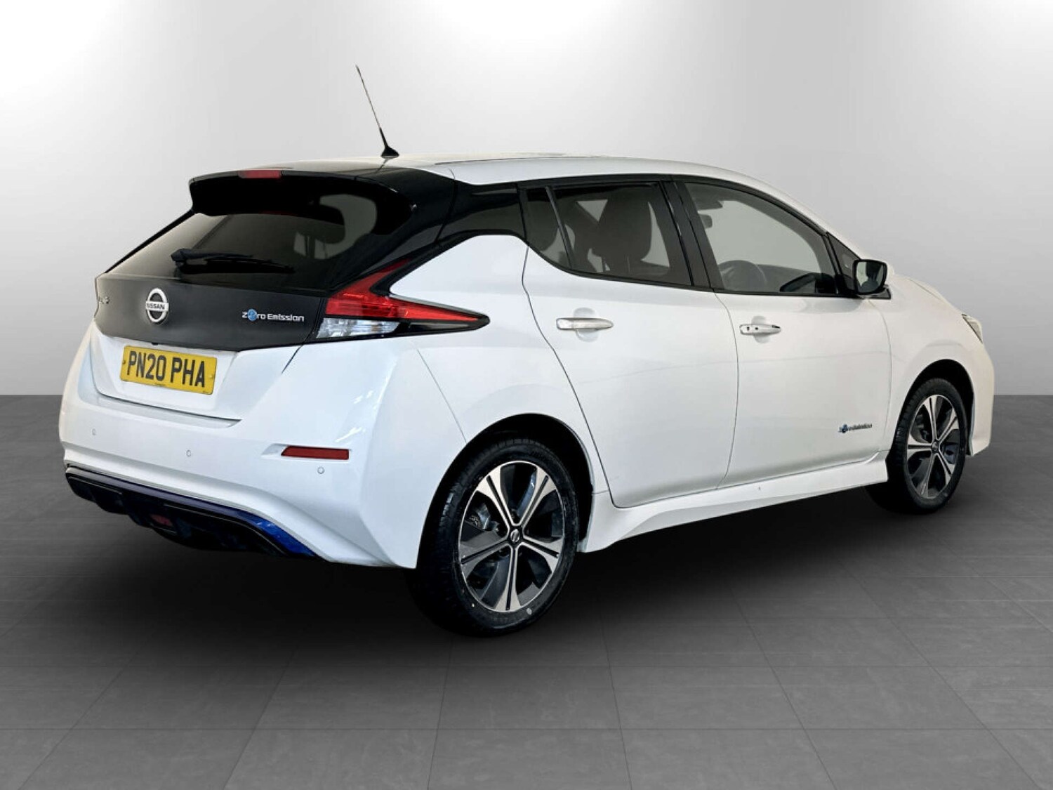 Used Nissan Leaf 2020 for sale - 77475144: Photo 10