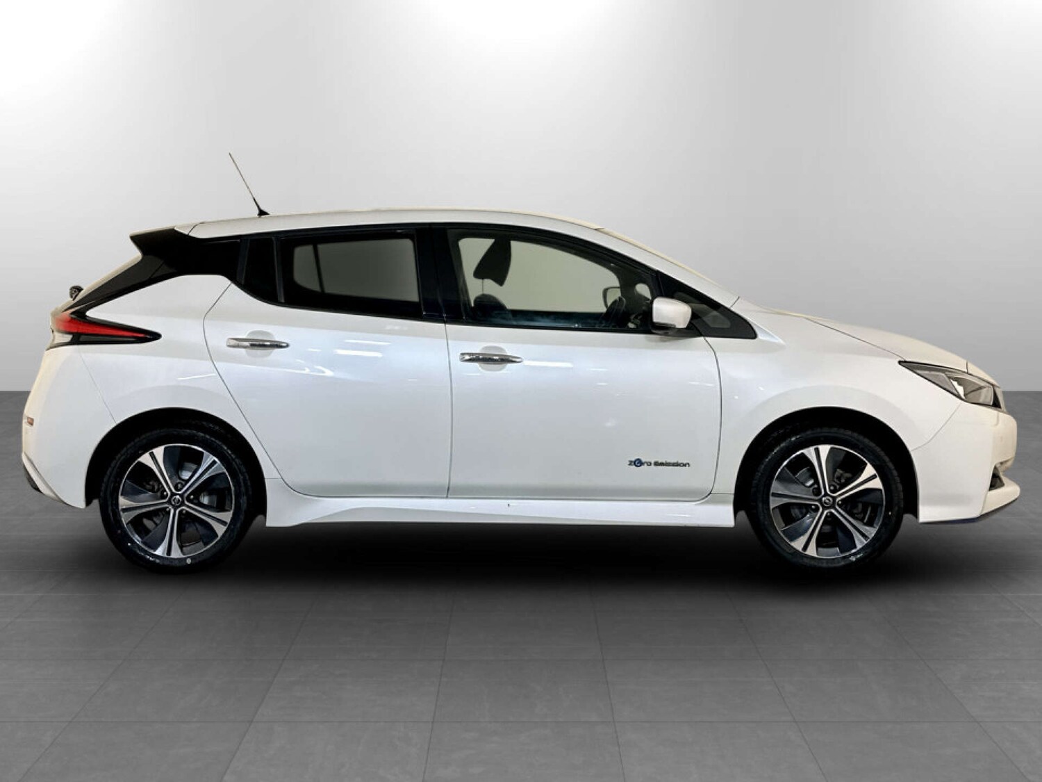 Used Nissan Leaf 2020 for sale - 77475144: Photo 11