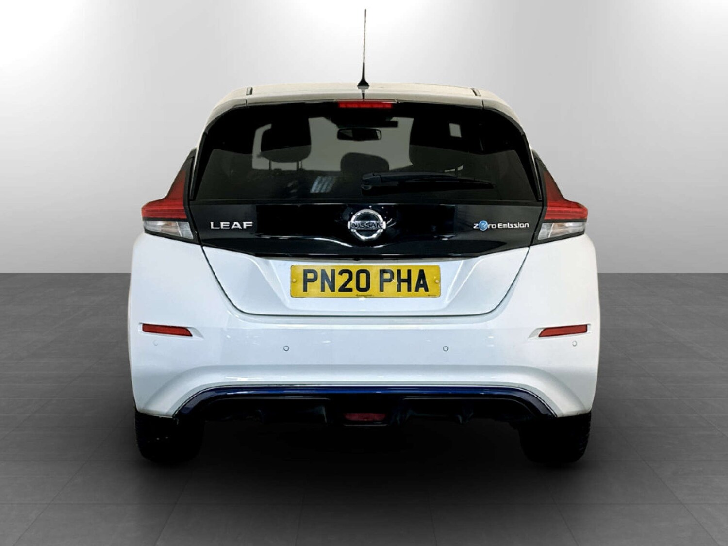 Used Nissan Leaf 2020 for sale - 77475144: Photo 9