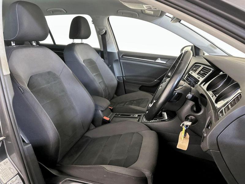 Used Volkswagen Golf 2020 for sale - 76067701: Photo 13