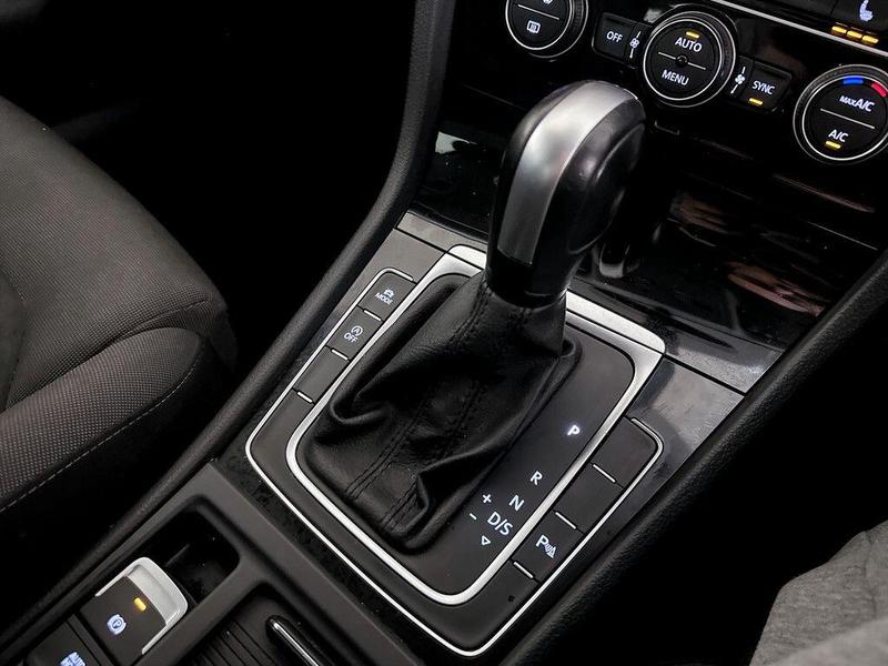 Used Volkswagen Golf 2020 for sale - 76067701: Photo 25