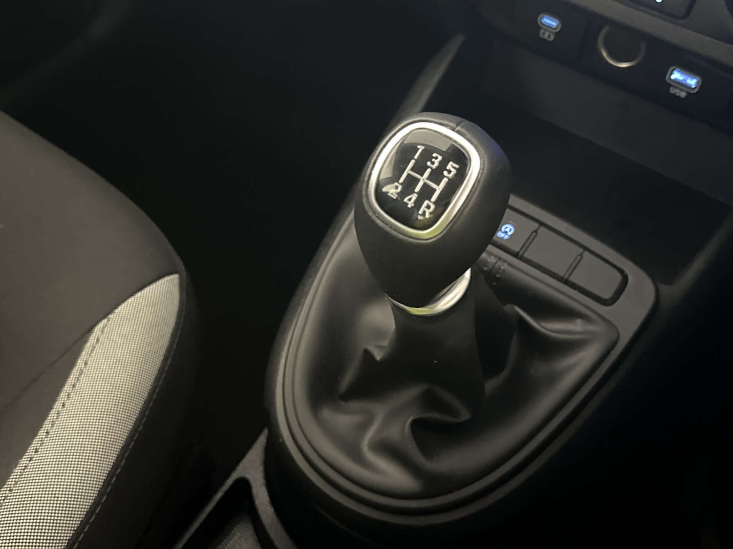 Used Hyundai i10 2023 for sale - 77880498: Photo 25