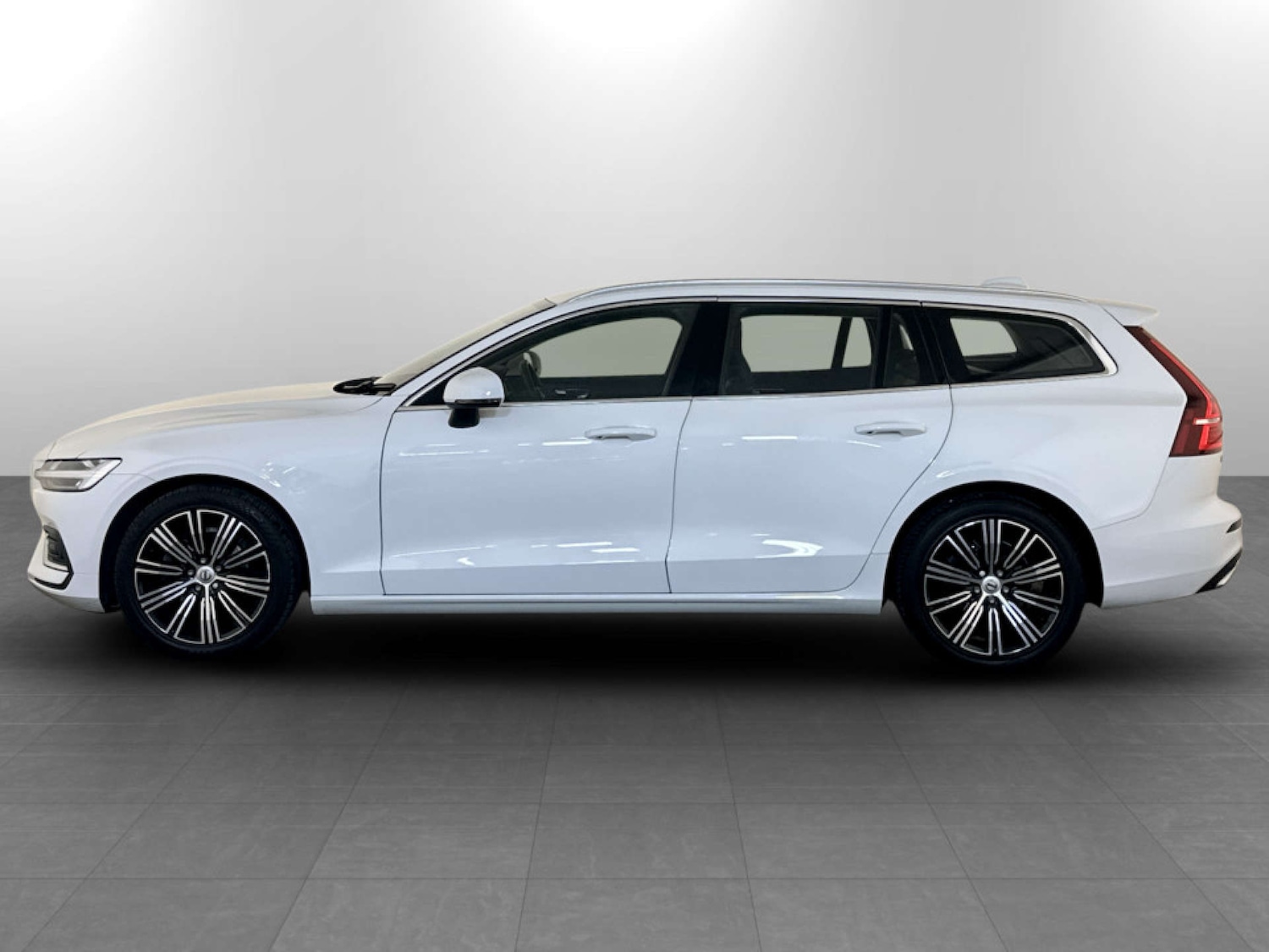 Used Volvo V60 2021 for sale - 77185725: Photo 7