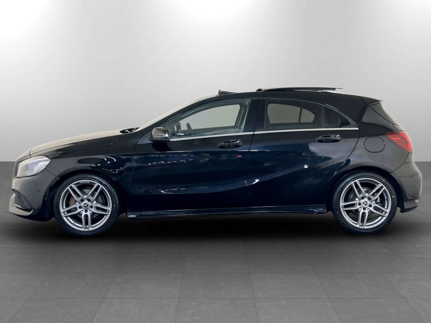 Used Mercedes-Benz A-Class 2018 for sale - 77195851: Photo 7