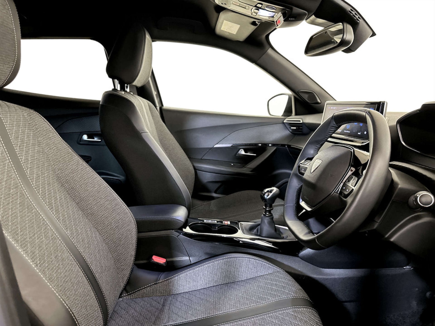 Used Peugeot 2008 2023 for sale - 77745625: Photo 13