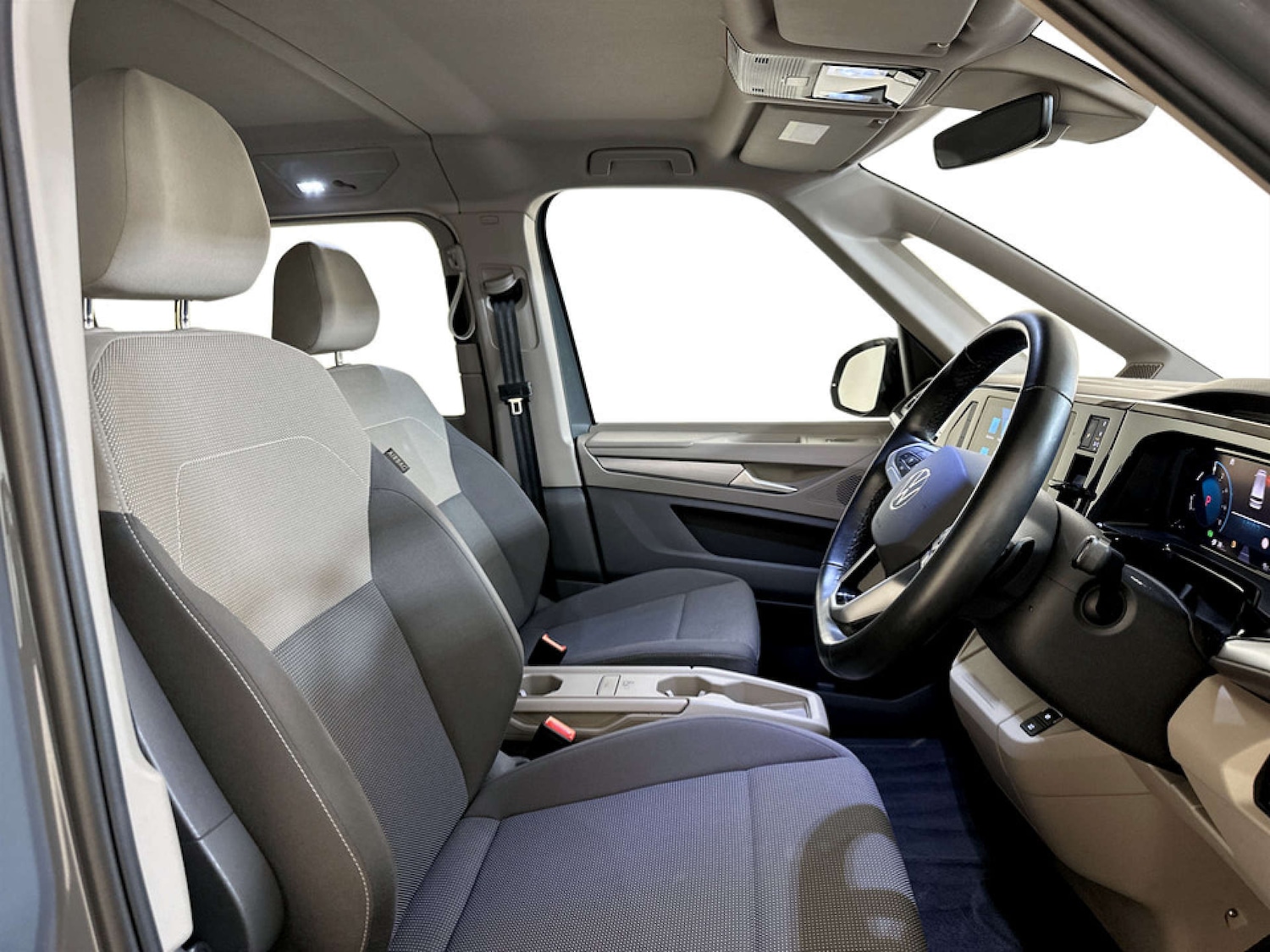 Used Volkswagen Multivan 2023 for sale - 77802761: Photo 12