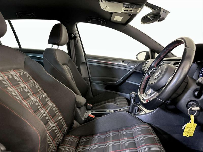 Used Volkswagen Golf 2018 for sale - 76830302: Photo 13