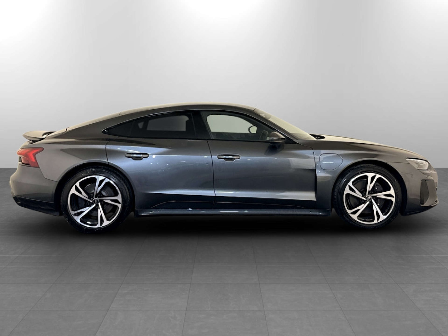 Used Audi e-tron GT 2023 for sale - 77765813: Photo 11
