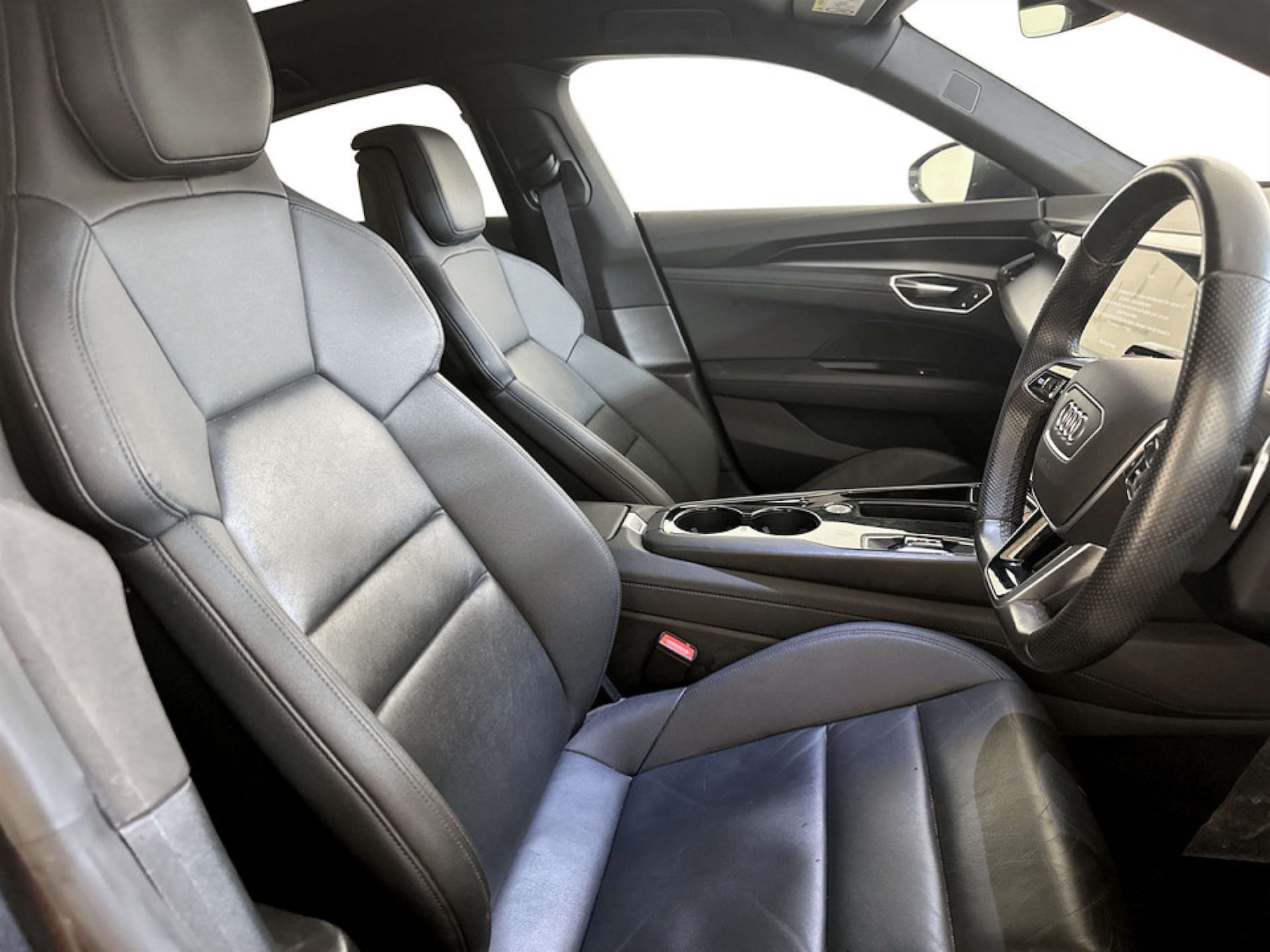 Used Audi e-tron GT 2023 for sale - 77765813: Photo 13