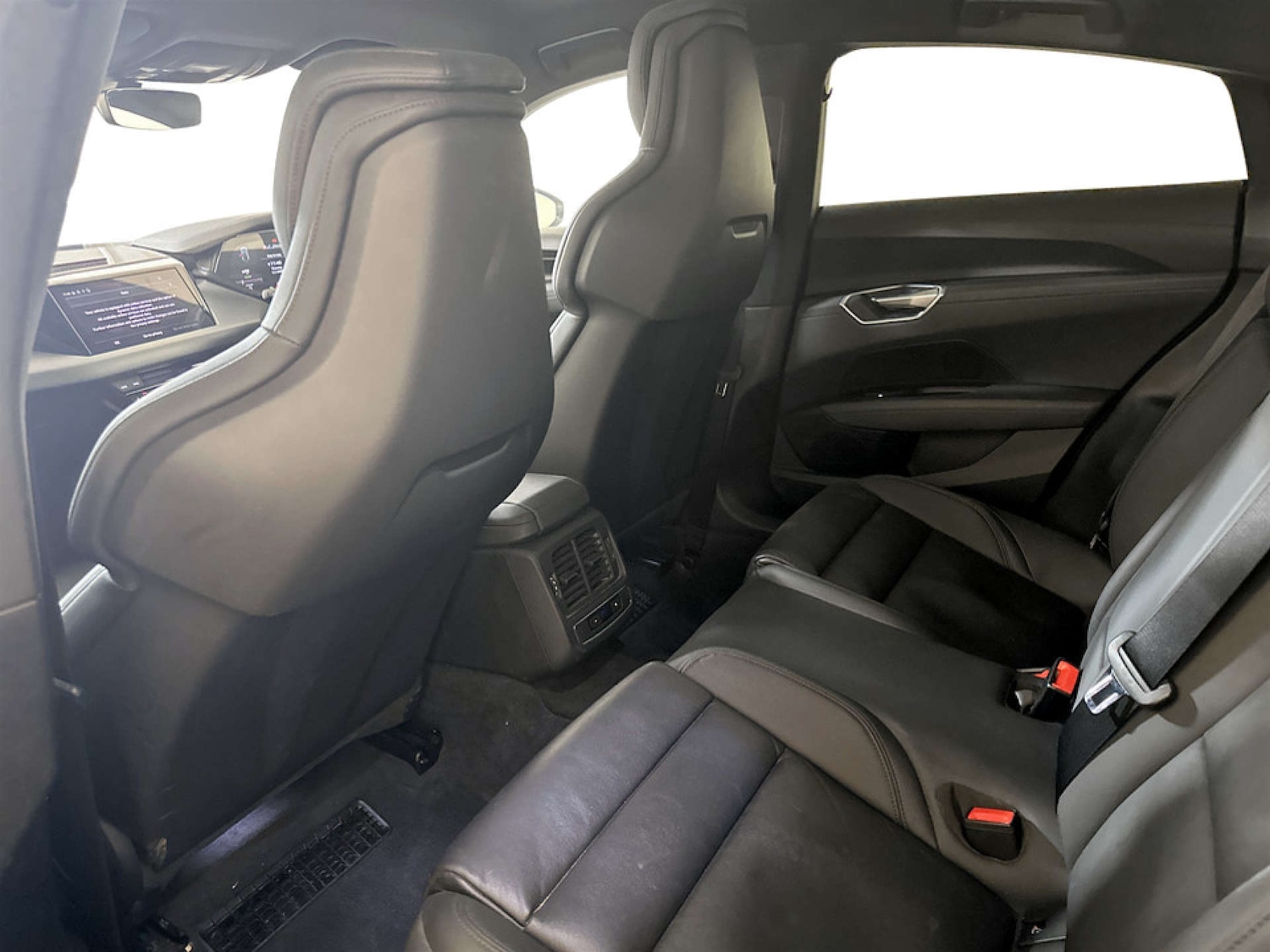 Used Audi e-tron GT 2023 for sale - 77765813: Photo 14