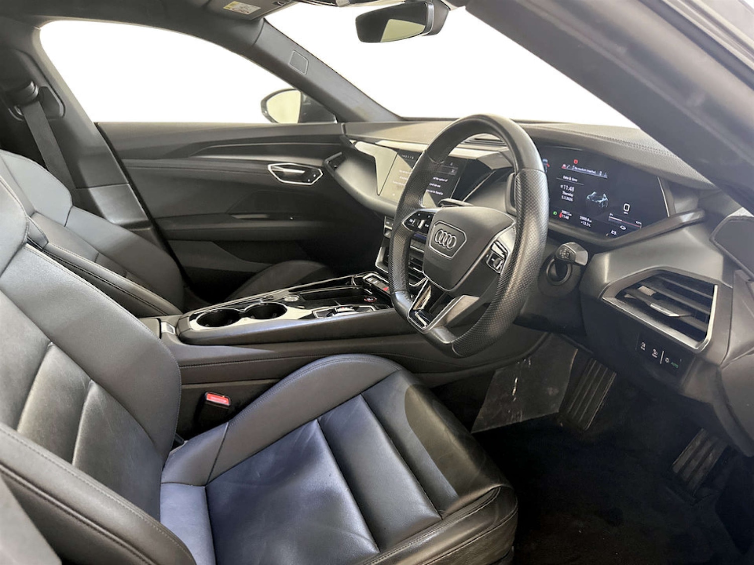 Used Audi e-tron GT 2023 for sale - 77765813: Photo 16