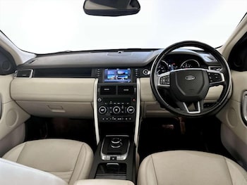 Used Land Rover Discovery Sport 2018 for sale - 76791428: Photo