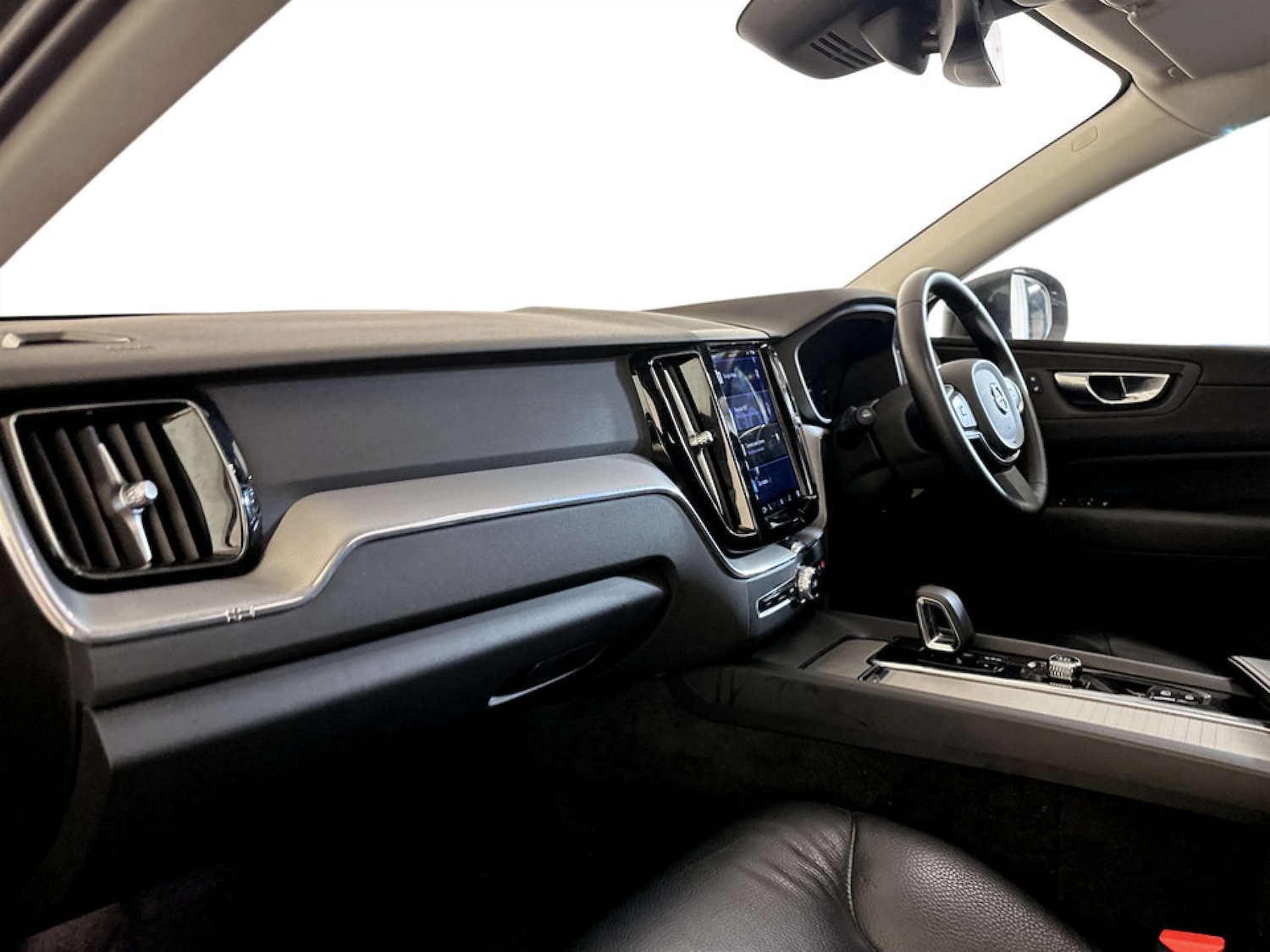 Used Volvo XC60 2022 for sale - 77656565: Photo 12