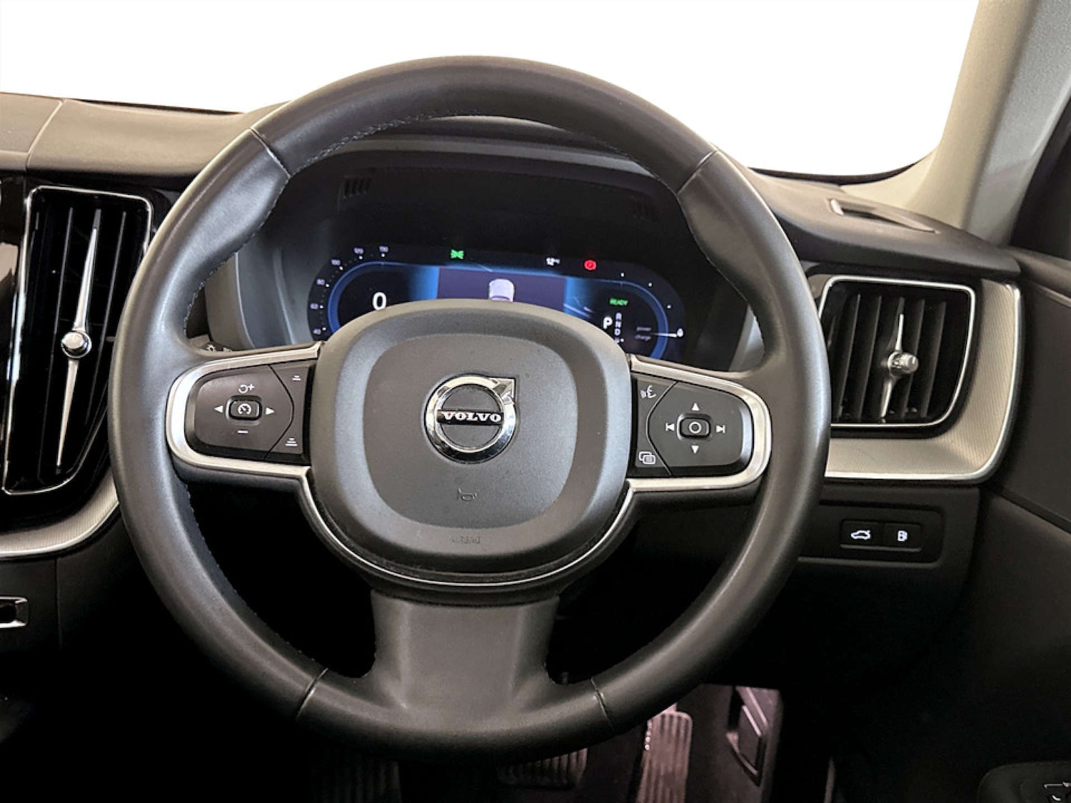 Used Volvo XC60 2022 for sale - 77656565: Photo 17