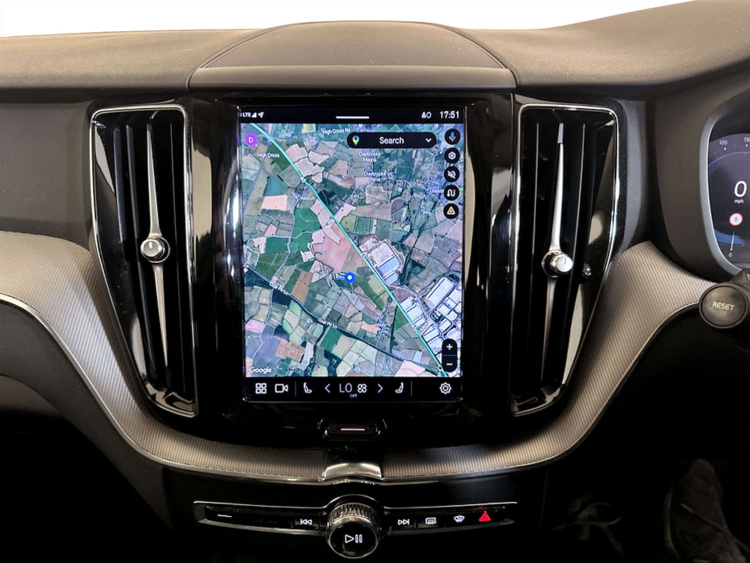 Used Volvo XC60 2022 for sale - 77656565: Photo 21