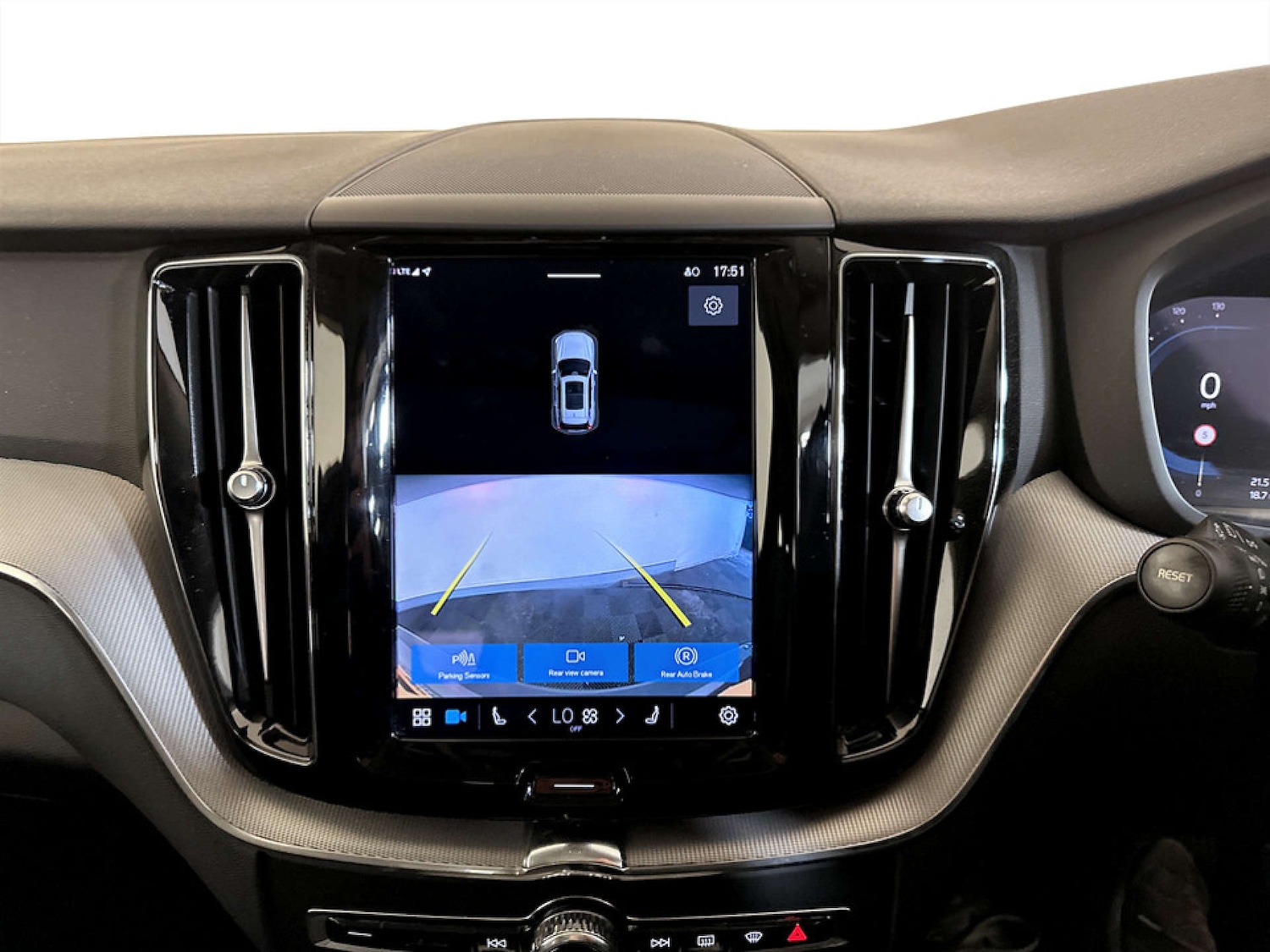 Used Volvo XC60 2022 for sale - 77656565: Photo 22